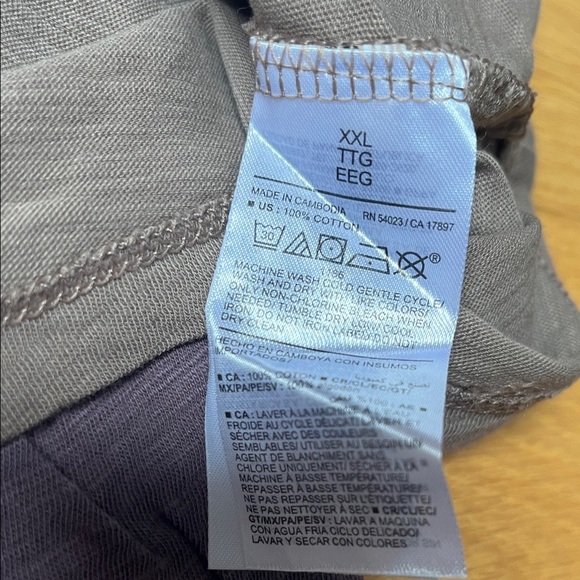 Set of 2 | NWT | Old Navy Women's 100% Cotton Short  Sleeve Ts in Tan and Purple - Picture 3 of 10